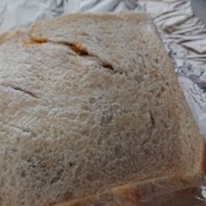 レタスと生ハムのオーロラソースのサンドイッチ